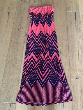 BONGO Coral and Navy Strapless Maxi Dress